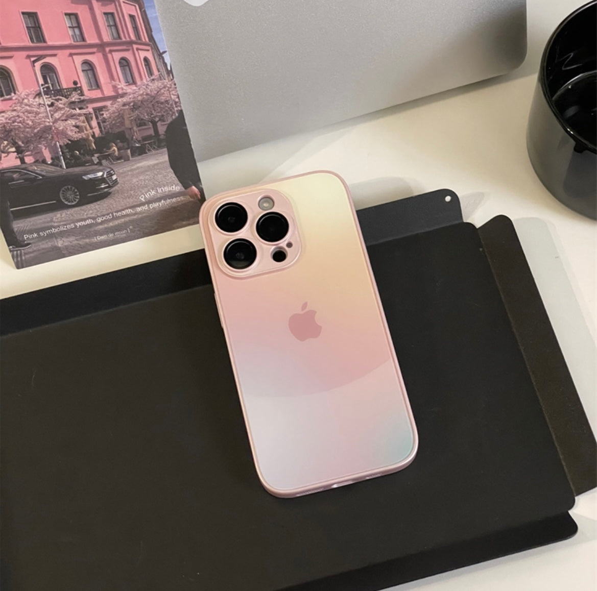 Taŭga por Apple-serio iPhone15 niĉo 14pro splisanta gradienta koloro 13p enkonstruita lensa filmo 11 poŝtelefona kazo