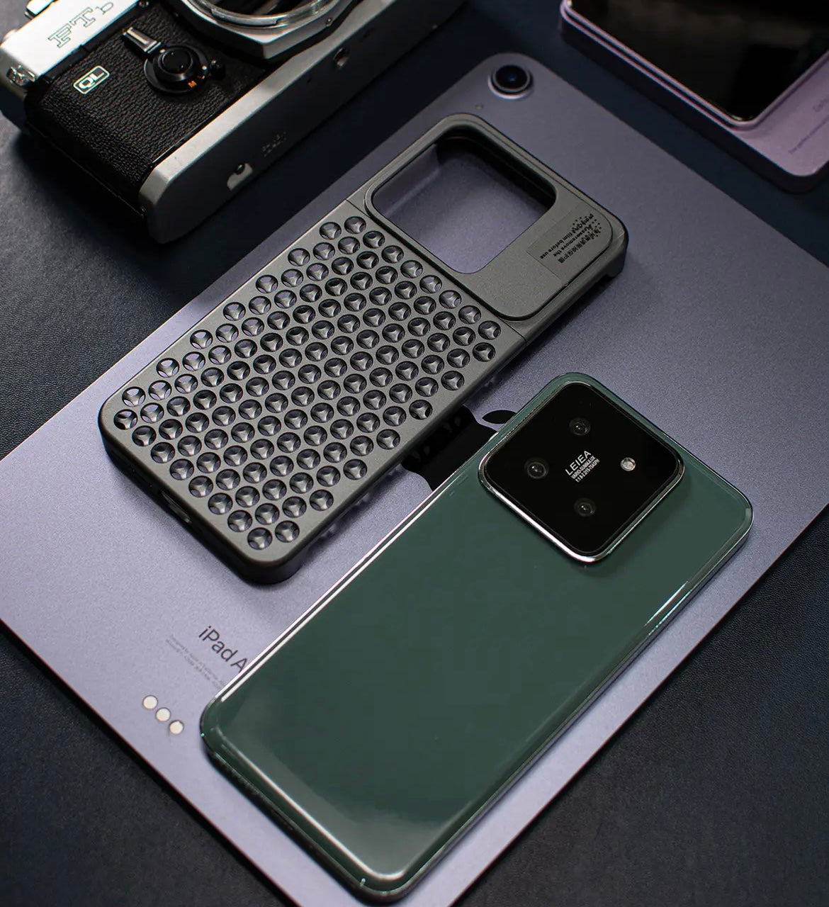 Xiaomi 14pro titanium metal mobile phone case high-end hole aromatherapy honeycomb heat dissipation