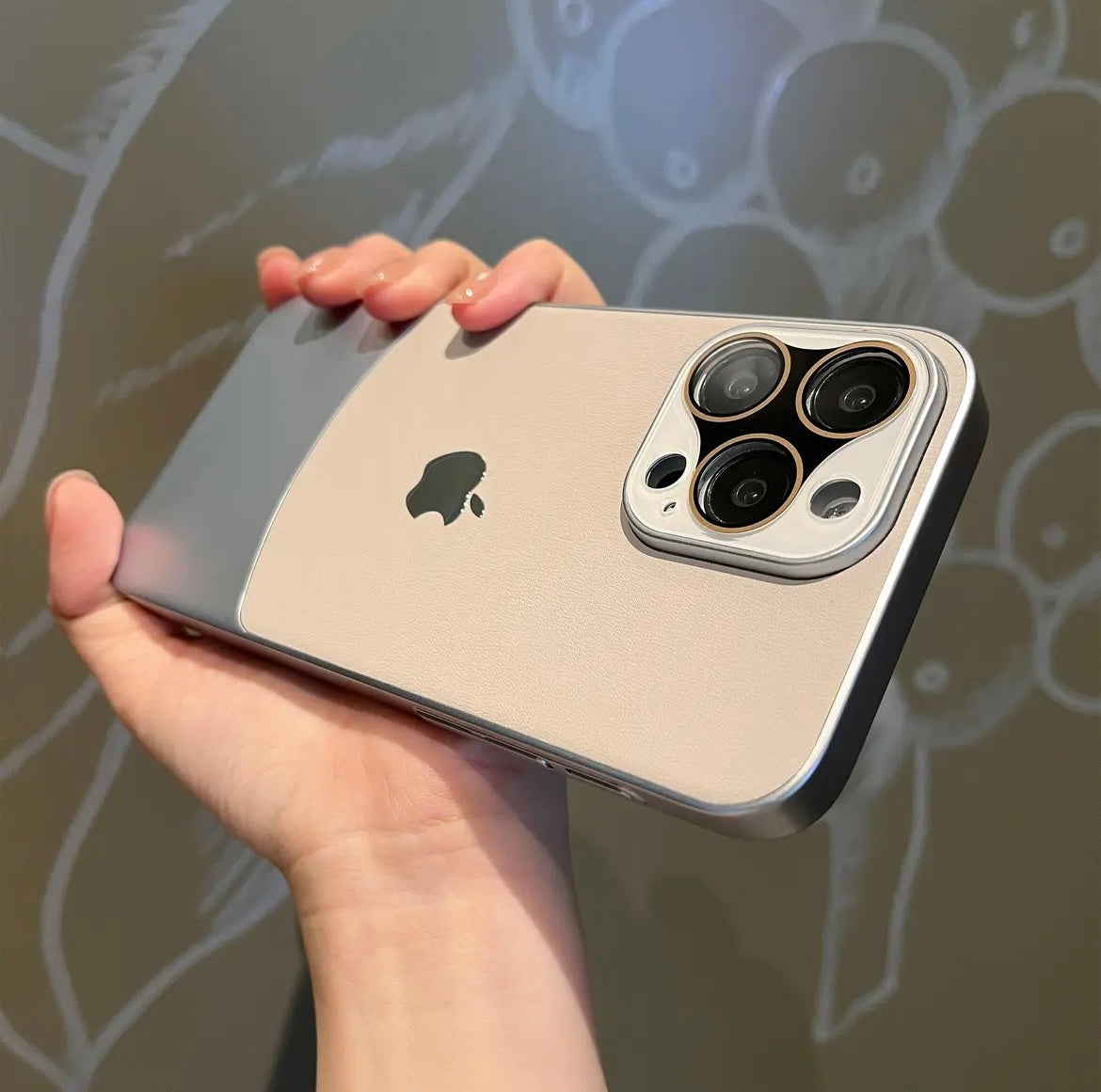 Чохол для iPhone із милим ведмедиком із підставкою та захистом камери